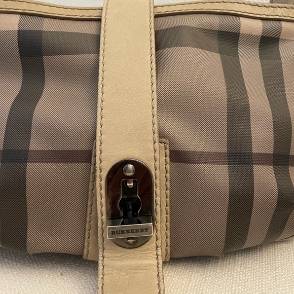 Burberry bag. Used/fair condition - Picture 3 of 8